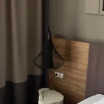 Poet Art Готель
