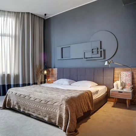 Hotel Poet Art 4*